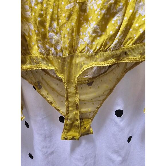 NWT Intimately Free People marigold floral ruffle bell sleeve body suit medium - Picture 10 of 12